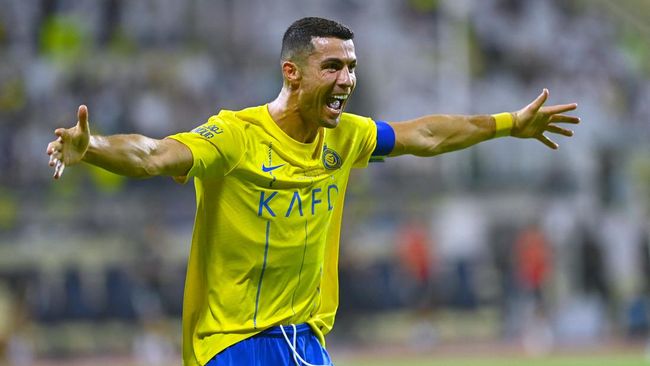 2 Pemain Al Raed Berebut Tendang Penalti, Ronaldo Ikut Campur